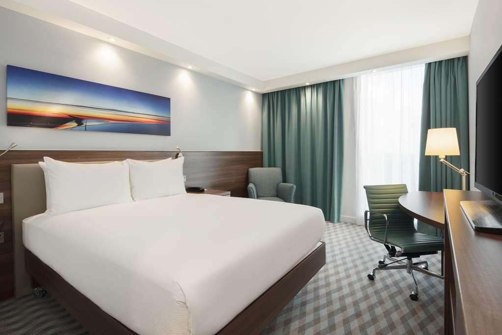Hampton By Hilton London Stansted Airport Hotel Stansted Mountfitchet Kamer foto